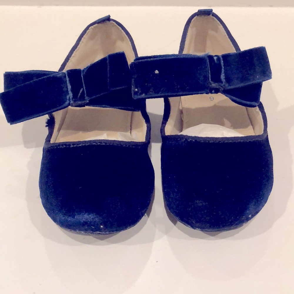 Girl velvet shoes